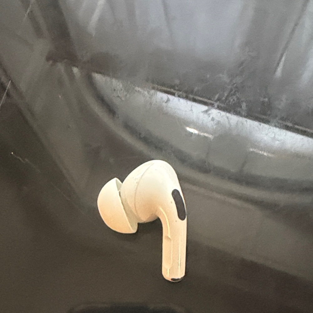 AirPod Pro (2nd Gen) Left Airbud